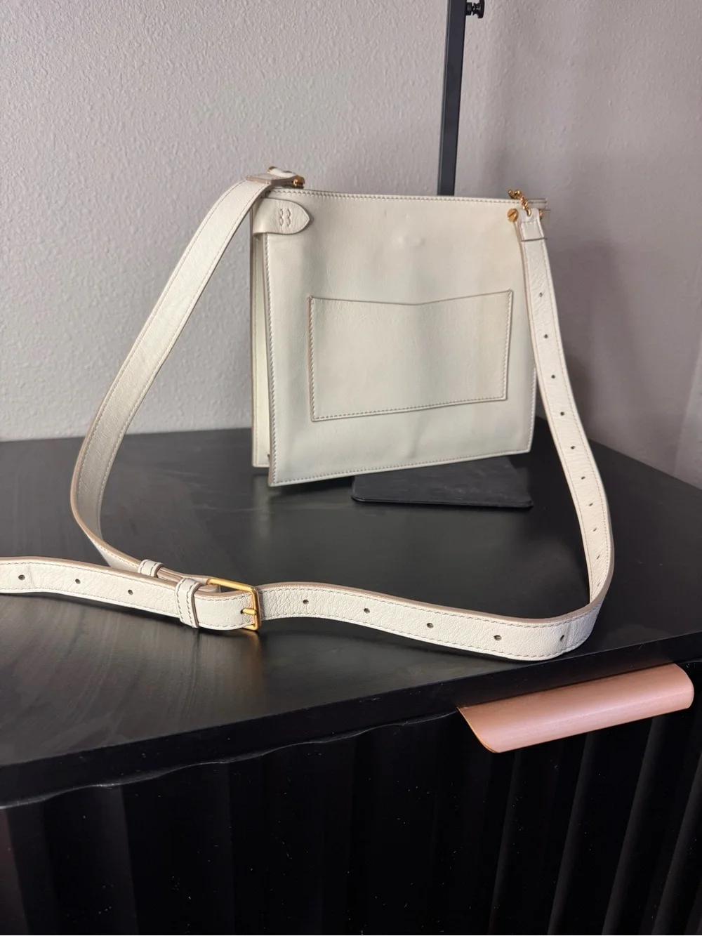 Metier clean silhouette smooth